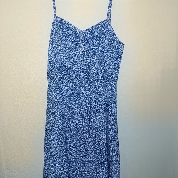 Beautiful Blue summer dress. - Picture 3 of 3